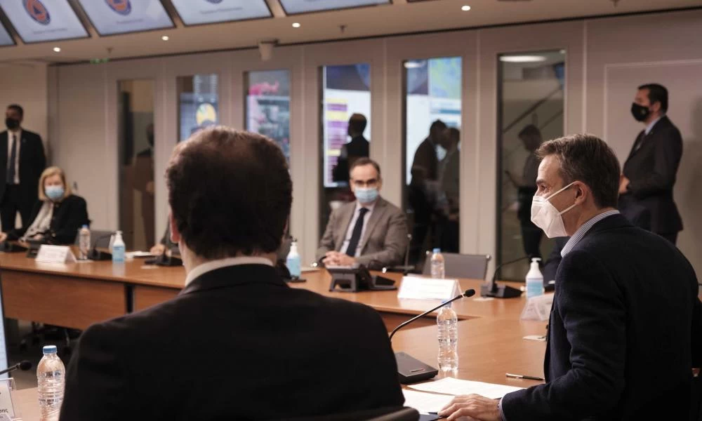 Bloomberg: Κατρακυλά η Ελλάδα στη διαχείριση του κορονοϊού